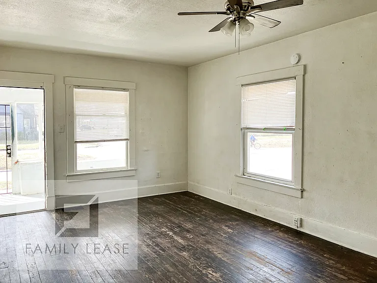 1904 E Prairie St — Photo 3