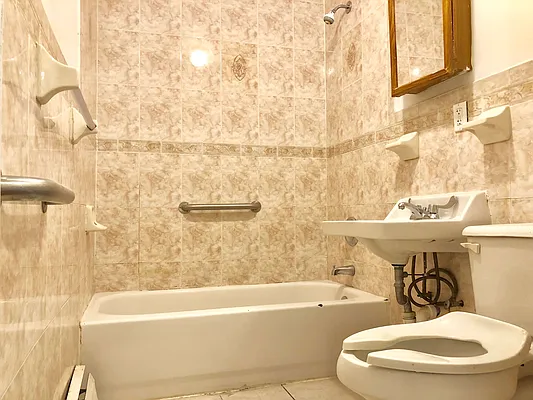 Rented by Premier Metro Realty Corp | media 12