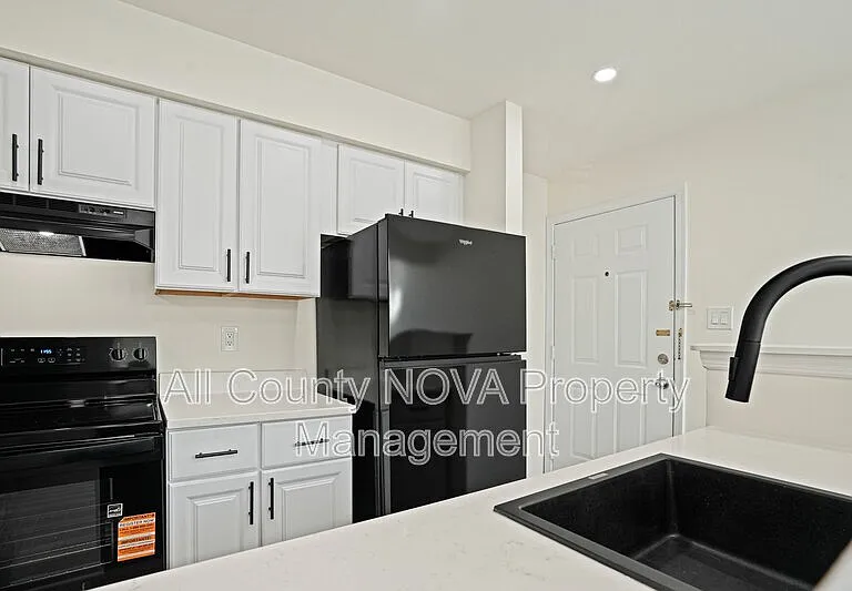 1611 Carriage House Ter #1611 — Photo 18