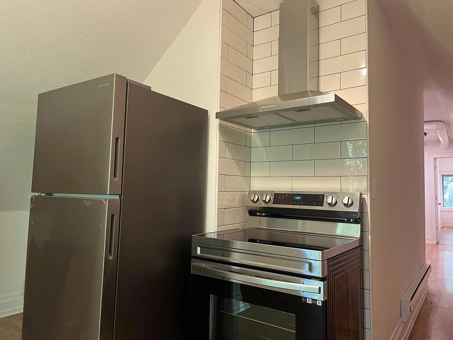 2 bed, 735 sqft, $1,375 — Photo 3