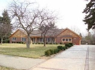 5425 Pontiac Trl, West Bloomfield, MI 48323