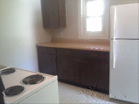 5th image of 1521 Grove St APT 3