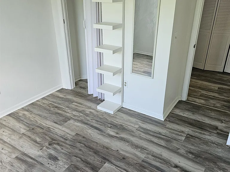 5221 Grand Ave — Photo 6