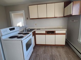 28 Tracy Ave #D, Jewett City, CT 06351