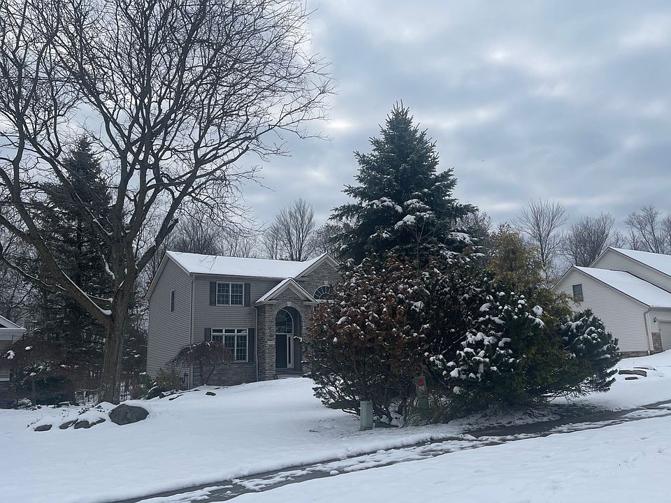 2nd image of 1574 Jennifer Dr