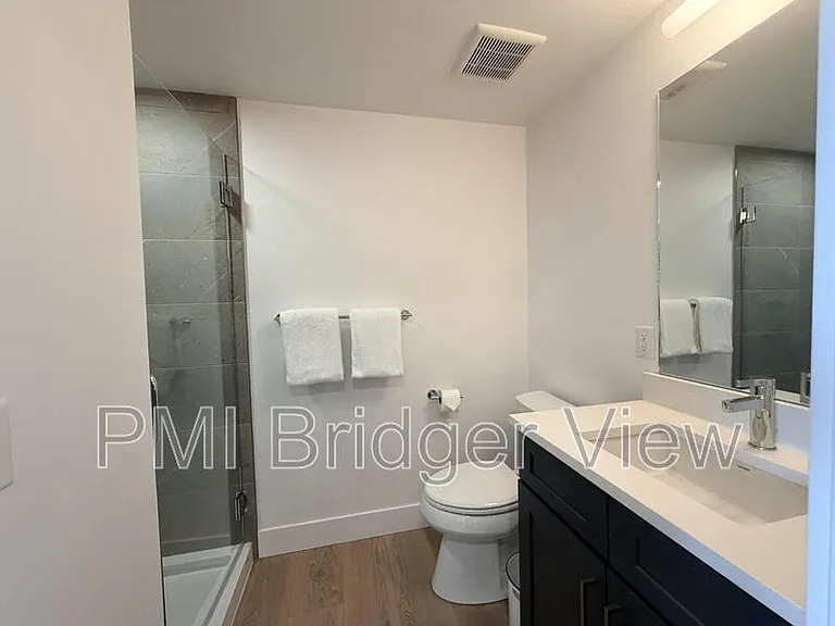 315 W Peach St #1 — Photo 18