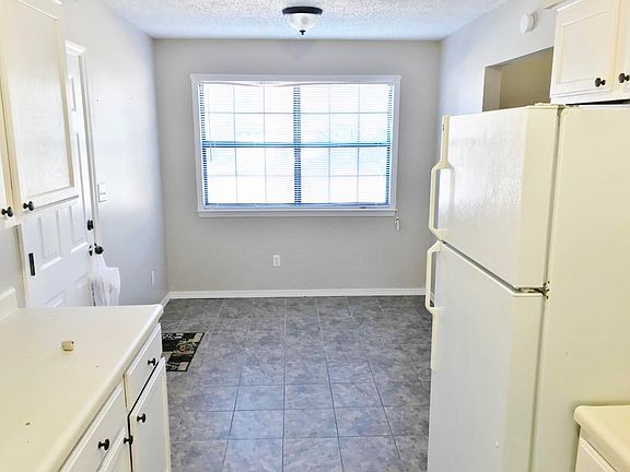 4th image of 9 Wagner St