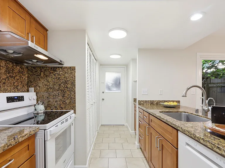 21063 Red Fir Ct — Photo 6