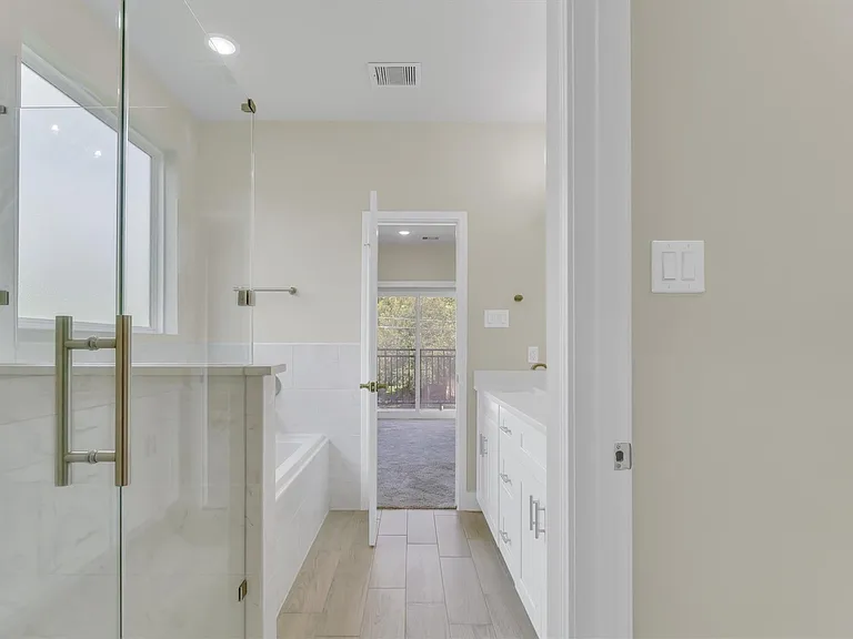 8318 Sunnyhill St — Photo 28