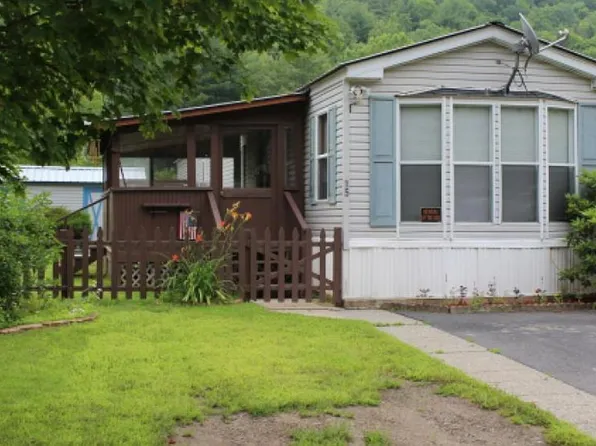 15 Valley St, Brattleboro, VT 05301