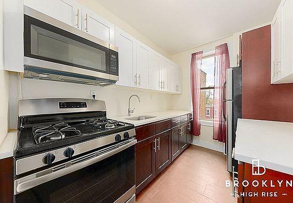 5th image of 668 Hancock St #4X