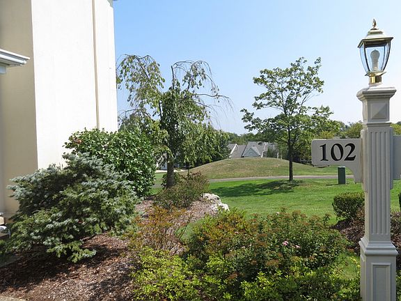 3rd image of 102 Doral Greens Dr W