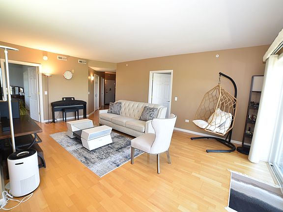 3rd image of 365 Graceland Ave Unit 606