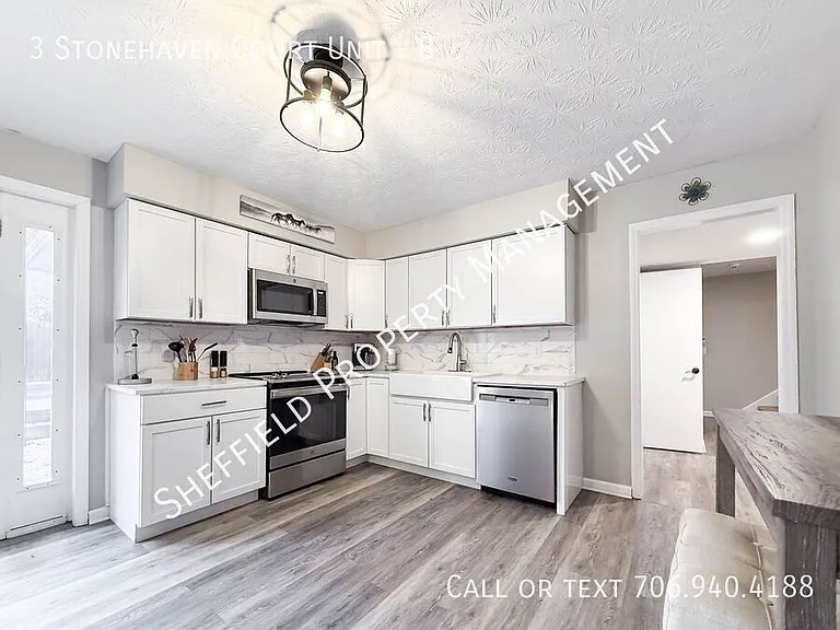 3 Stonehaven Ct #B — Photo 12