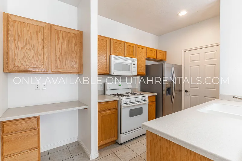 2 bed, 2.0 bath, 1071 sqft, $1,550 — Photo 3