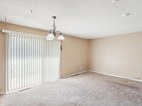 3rd image of 2816 S Martinson Ave