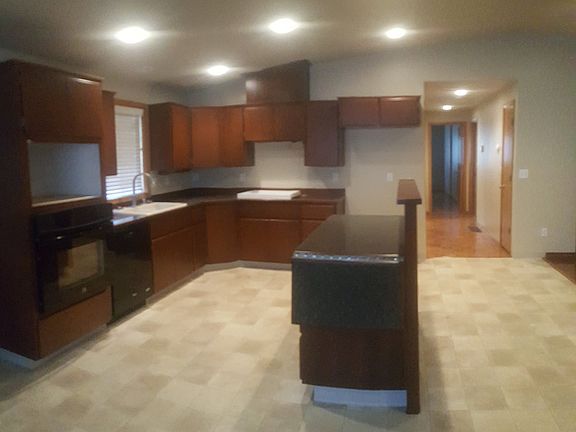 5th image of 21620 NE 58th St