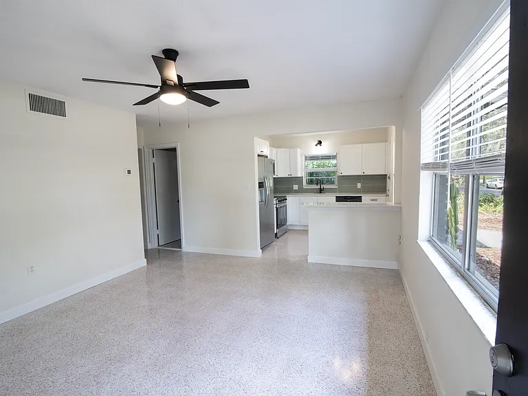 504 Altaloma Ave — Photo 4