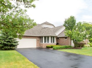 12255 Spire Dr, Lemont, IL 60439