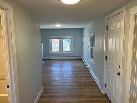 4th image of 41 Elm St