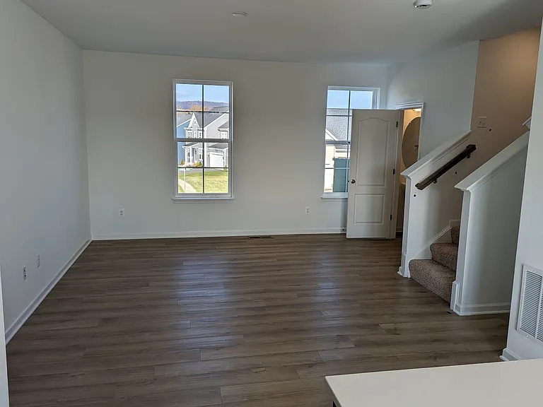 241 Hillsdale Pl — Photo 20