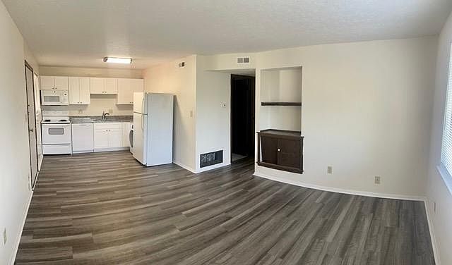 Kitchen to living room