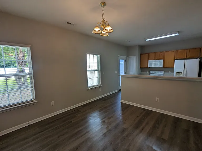 11204 Heritage Green Dr — Photo 8