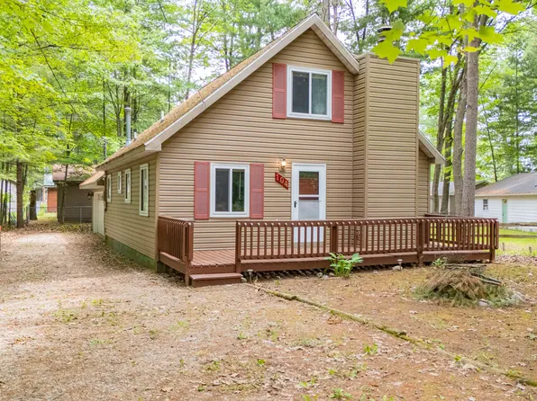 104 Wykoff Blvd, Houghton Lake, MI 48629