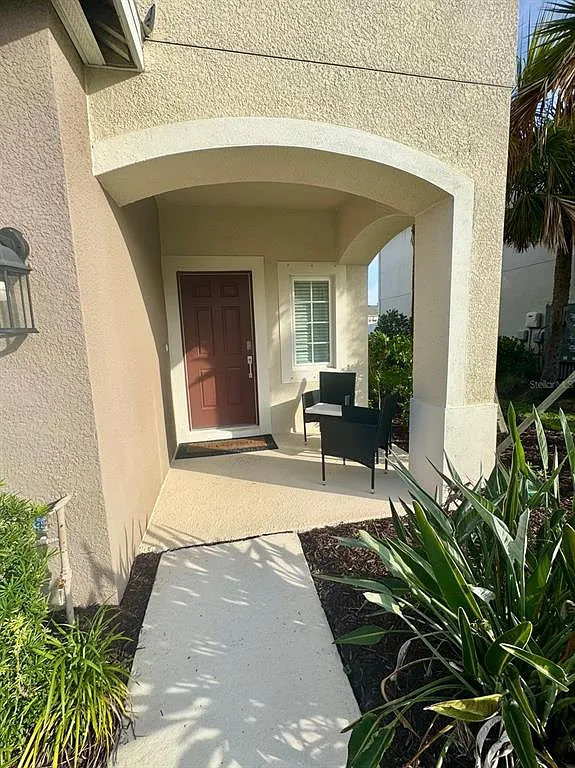 3 bed, 2.5 bath, 1593 sqft, $2,099 — Photo 2
