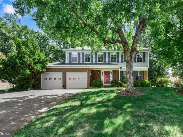 11211 Springfield Dr, Fredericksburg, VA 22408