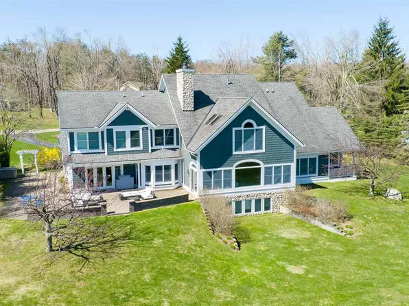 2286 Pinecrest St, Harbor Springs, MI 49740