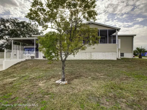 8486 Moonlight Ave, Brooksville, FL 34613