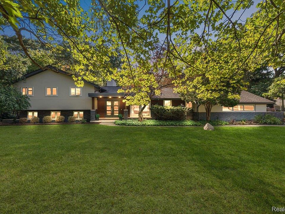 1st image of 7315 Lindenmere Dr