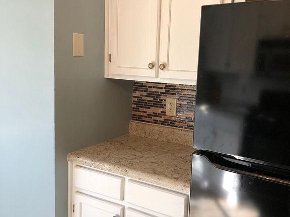 4th image of 6027 Pinebark Ct
