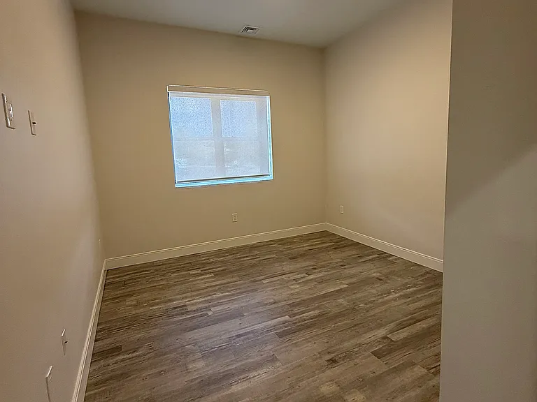 316 Shrewsbury St #4S — Photo 9