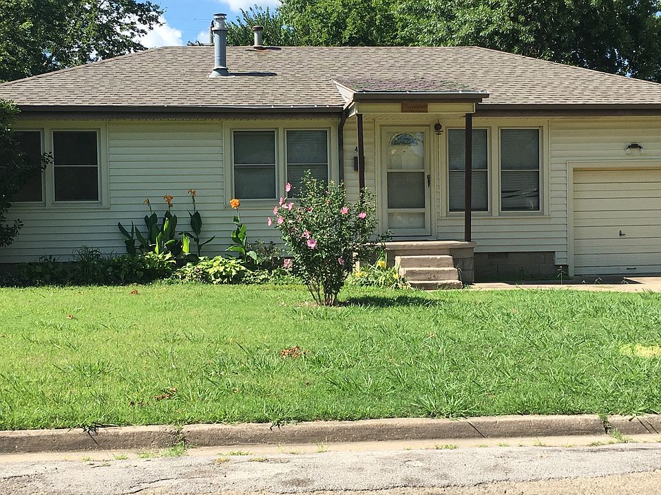 2nd image of 42 W Mockingbird Ln