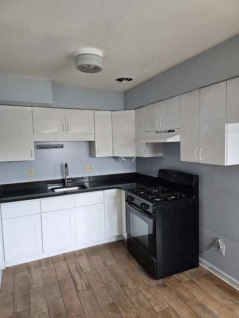 Charming 2BR Duplex in Philadelphia — Photo 2