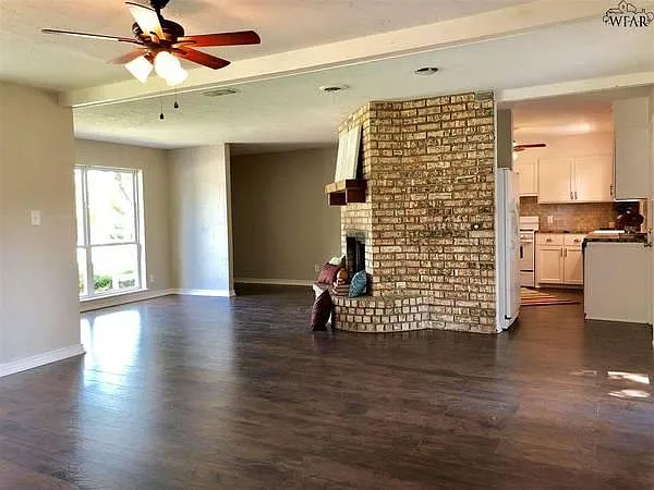 4604 Stanford Ave — Photo 2