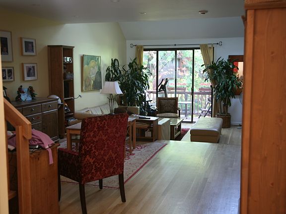 3rd image of 372 Whimbrel Ln #372