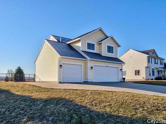 3rd image of 3918 Suntree Ave