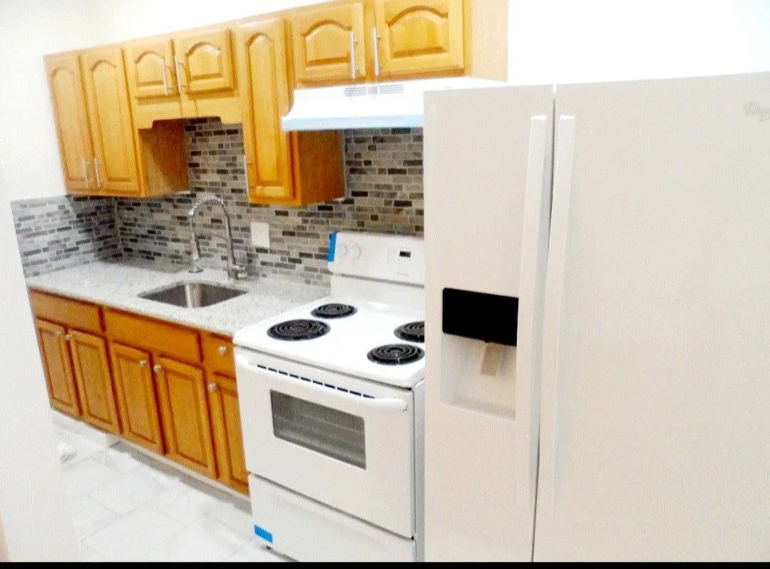 2 bed, 1.5 bath, 500 sqft, $1,800 — Photo 4