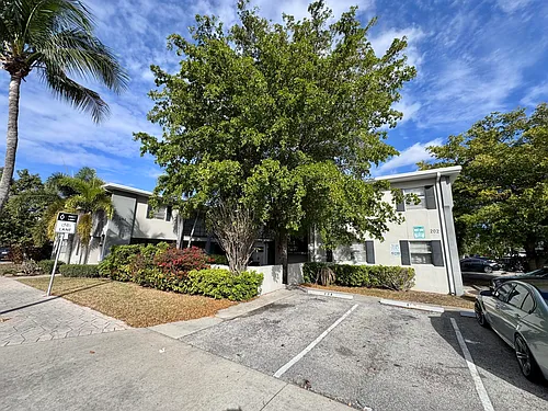 202 Lucerne Ave #12 Photo 1