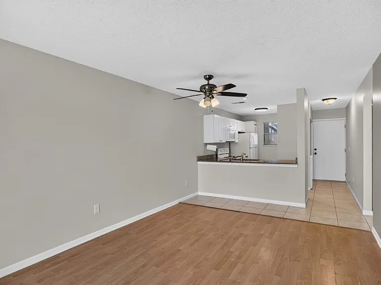 700 W Pope Rd #H61 — Photo 9