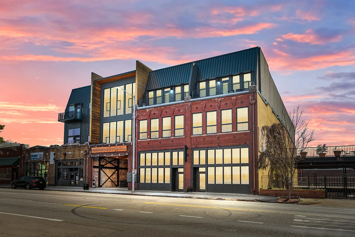 Building Photo - 2212 Morris Ave #300