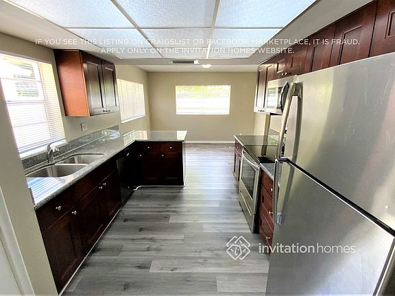 4th image of 22743 SW 55th Ave