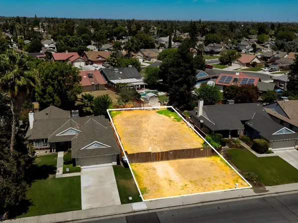 9404 Lanneau Ct, Bakersfield, CA 93311