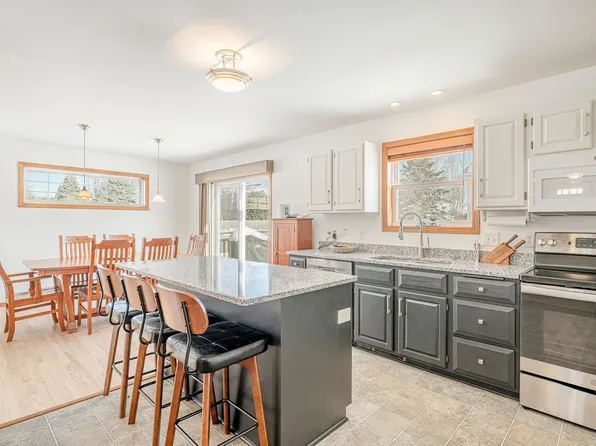 601 Aztalan Dr, Madison, WI 53718