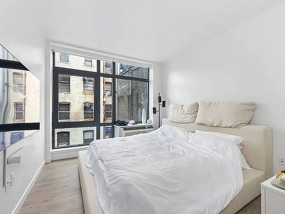 4th image of 114 Mulberry St #202