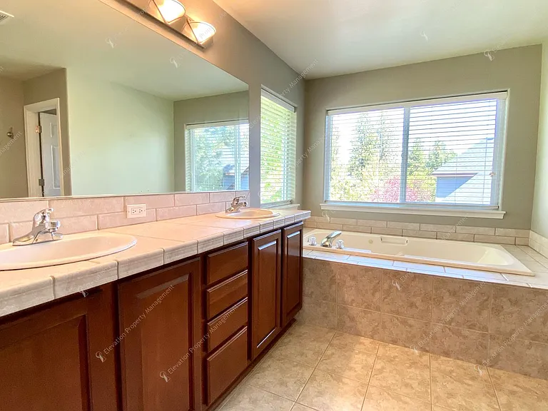 60974 Snowbrush Dr — Photo 24