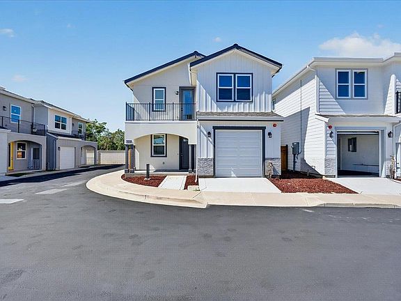 2nd image of 869 Connie Ln